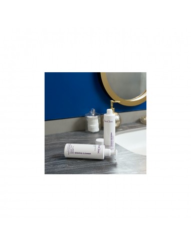 SENSITIVE CLEANSER 250 ml.